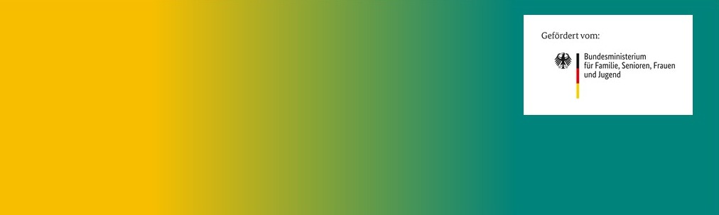 Hintergrund mit Farbverlauf in Farben von KompKi (Ocker und Petrol) mit dem Logo des BMFSFJ als Förderer